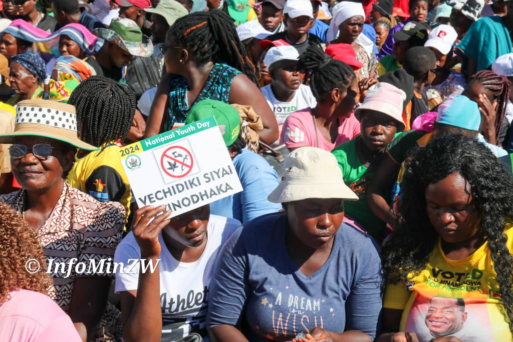 Zimbabweans commemorate Robert Mugabe National Youth Day with President ...